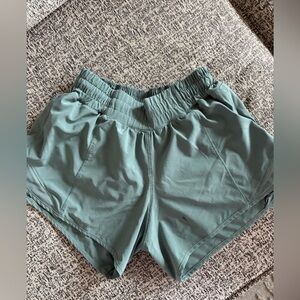 Hotty hot 4” LR shorts lululemon